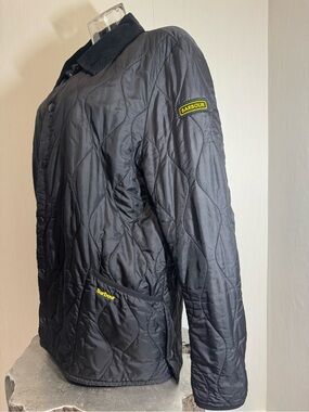 BARBOUR LIDDESDALE TRACK QUILT JACKET. Black. XL. No flaws noted!
